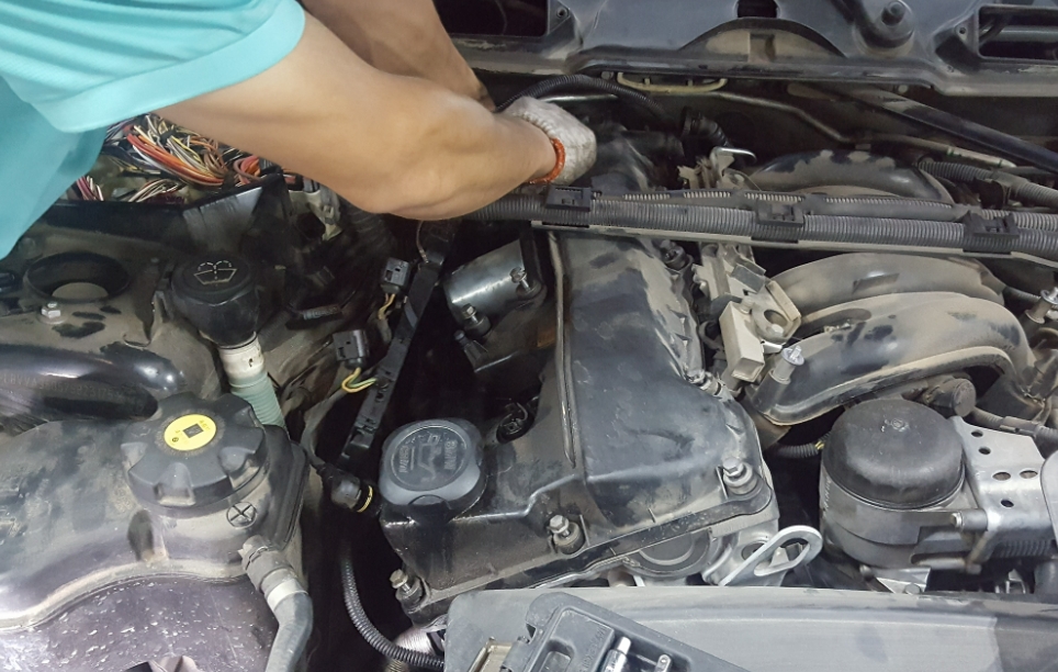 BMW发动机烧机油的处理方法大揭秘，是大修还是小修？