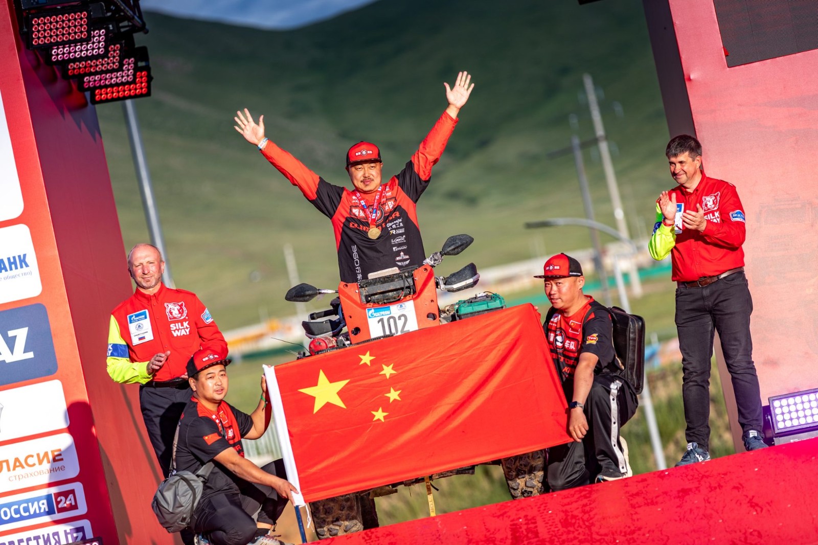 TOP1车手周贺代表中国车手出战2024丝绸之路拉力赛！